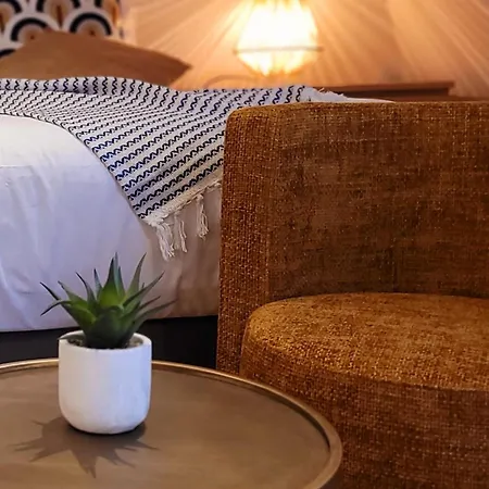 Dream Boutique Bed & Coffee Apartment *