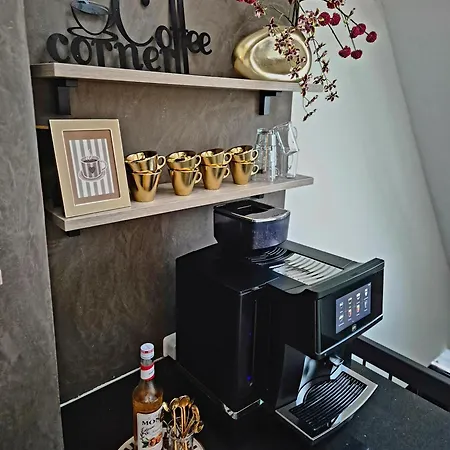 Dream Boutique Coffee & Comfort 아파트 에담